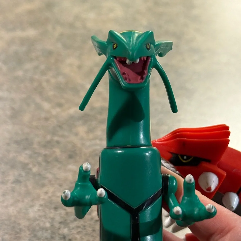 Vintage Rayquaza and Groudon Pokemon Toys - Picture 9 of 9